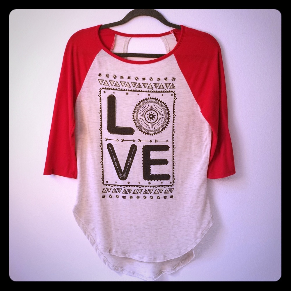 No Boundaries Junior Women Graphic Keyhole back Sh